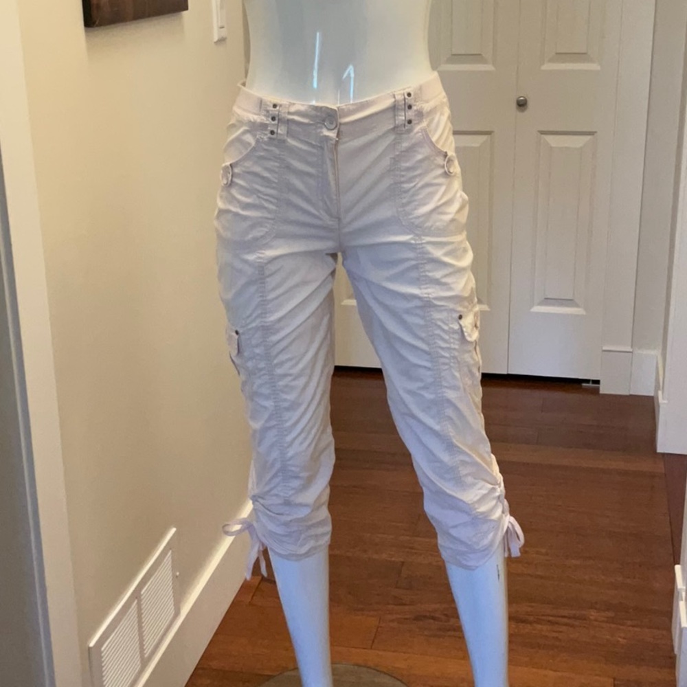 CHICO’s Women's Cream/Light Pink Capris Cargo Pants Size 2 (Chico’s 00)